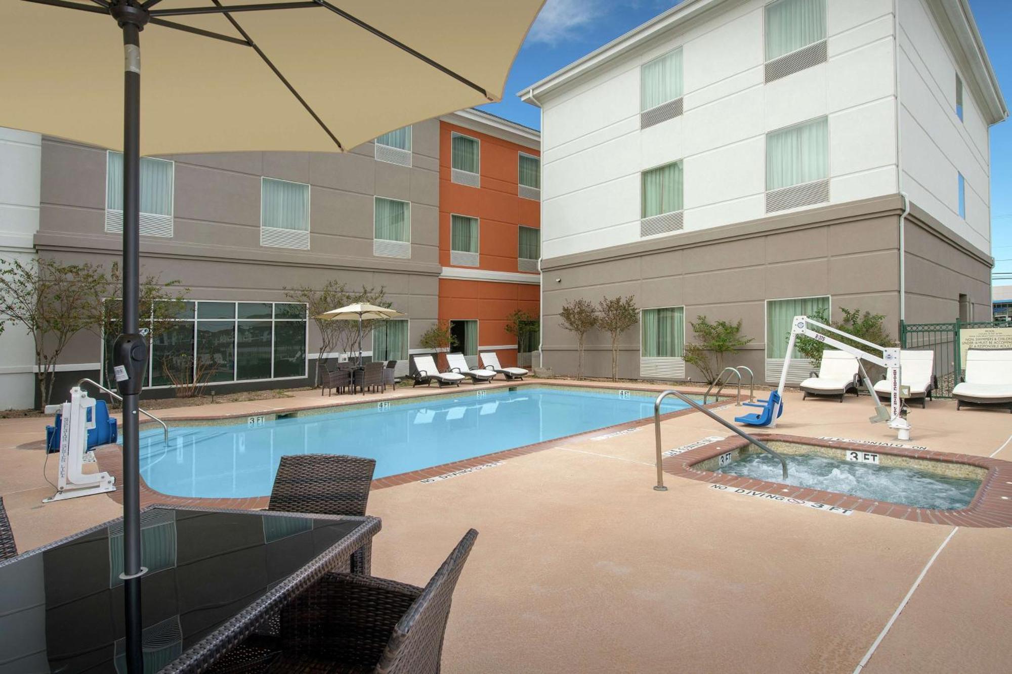 Hilton Garden Inn Odessa Exterior photo